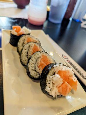 Salmon roll