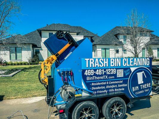 Frisco trash can cleaning service.