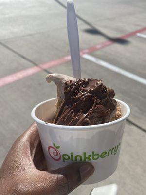 Small Frozen Yogurt with Toppings