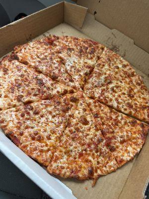 Cheese pizza medium - 2.5/5 below average