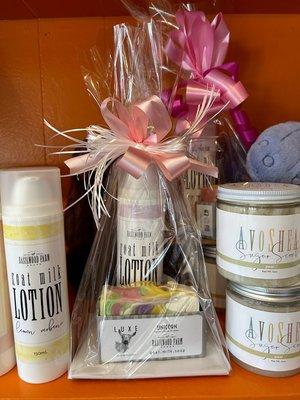 Pre packaged goat milk soap & lotion gift packs are the perfect gift!