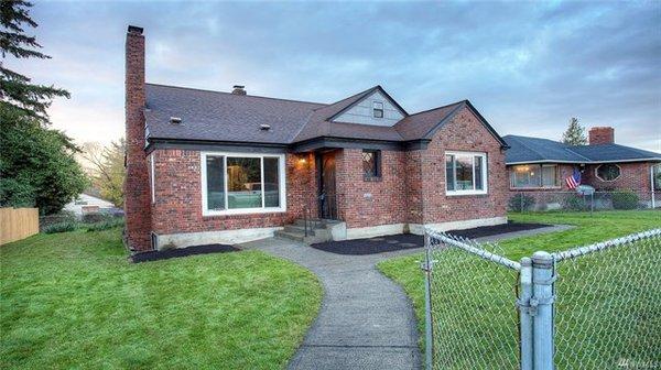 I love Clinker Brick homes! This remodel was done very well and I am sure the new owners are in Love!