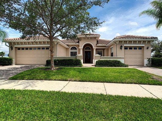 Auburndale Home Sold By Stephanie Meyer