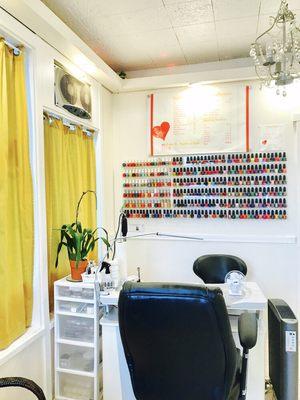 Lovely Nails & Spa Manicure station