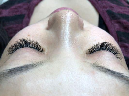 Short, natural & soft volume. #aspen #lashextensions #aspensalon #lashes #lashrefill