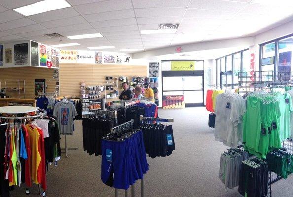 Shop the latest men's and women's running clothes & sports apparel!