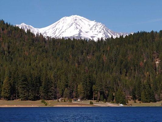 Siskiyou lake