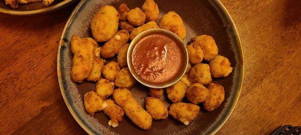 Cheese curds w marinara