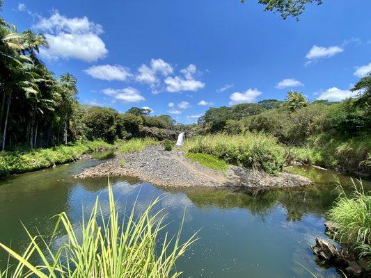 06.04.21 Wai'ale Falls (roadside waterfall on the Wailuku River)