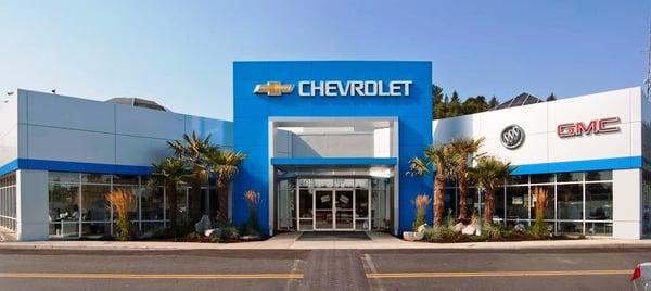 Haselwood Chevrolet/GMC Entrance to Showroom