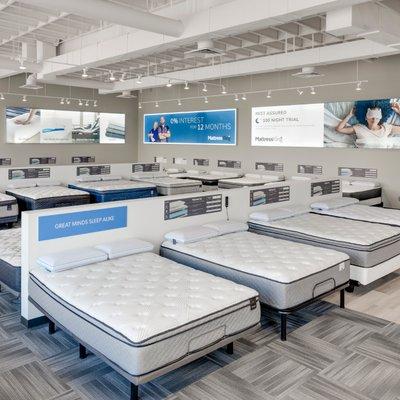 Mattress King Showroom with large selection of mattresses - Mattress King Norman