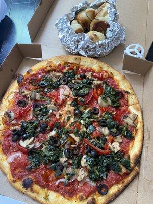 Vegan Lover Pizza and Garlic Knots