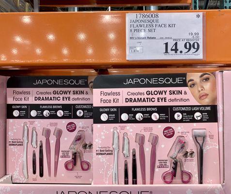 JAPONESQUE FLAWLESS FACE KIT 8 PIECE SET $19.99 Mfr's Instant Rebate EXP. 09/08/24 -$5.00 - PRICE AT REGISTER $14.99