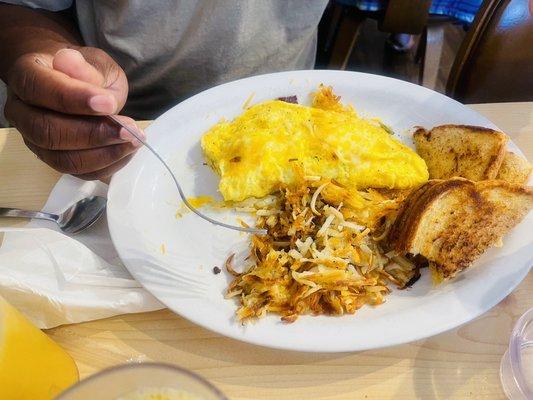 Ham and Cheese Omlette w/ toast and hash browns