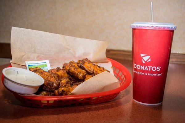 Try some of our traditional or boneless wings to go along with your Edge to Edge pizza!