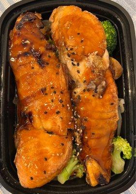 Take-out for Salmon Teriyaki.  It has steamed broccoli, fried onions.