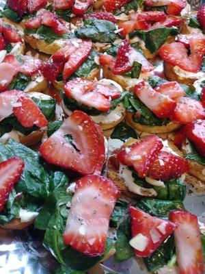 Strawberry Bruschetta with Goat Cheese