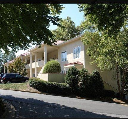 Old Roswell Lakes office Building 900