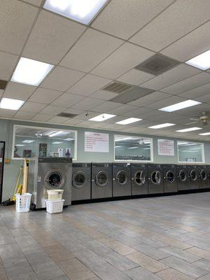 Village Oaks Coin Laundry