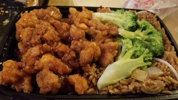 decent general tsos combo, good flavor-portion, little soggy