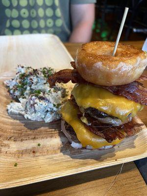 Double D burger - burger between 3 donuts