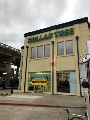 4/17/19. Brand new HUGE Dollar Tree (but only 1 story!) at the Louisiana Boardwalk, right next to the Texas Street Bridge!