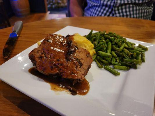 Bison meatloaf with mashed potatoes and green beans