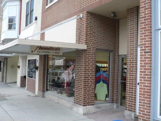 Amundsons Storefront on Water St. in downtown Decorah.