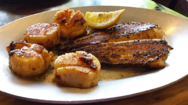 Blackened flounder & scallops.   I like my scallops well done.  If you don't,  better specify.