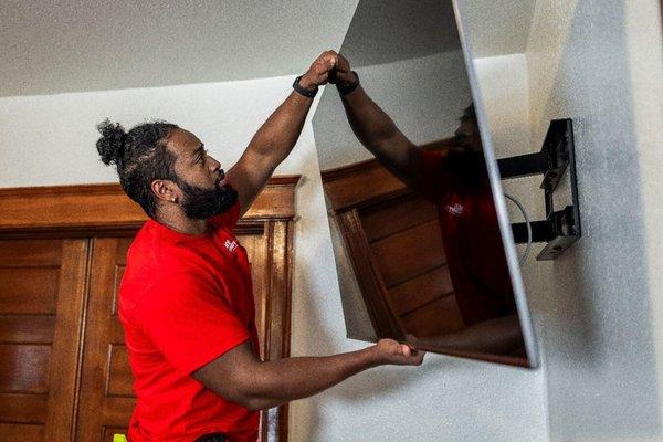 Flat screen installation