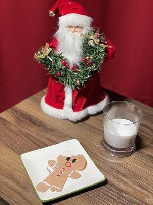 Santa's milk n cookies!