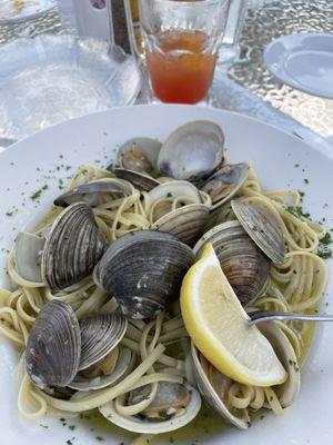 Linguini and clams