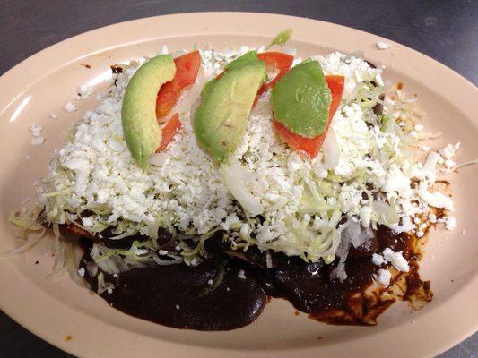 Enchiladas verdes rojas o de mole!