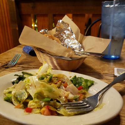 Great salad and bread!!