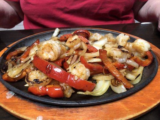 Shrimp fajitas, no bell peppers.  Good amount of shrimp