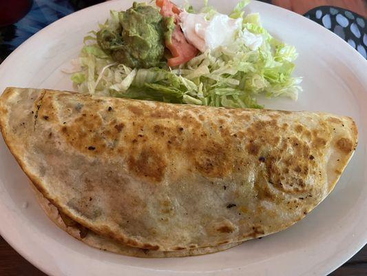 Quesadilla with carnitas and pineapple