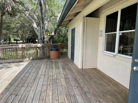 Lakeside Cottage entrance