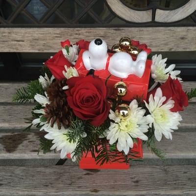 Snoopy Christmas Arrangement!