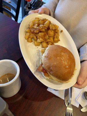 Breakfast sandwich with hash browns