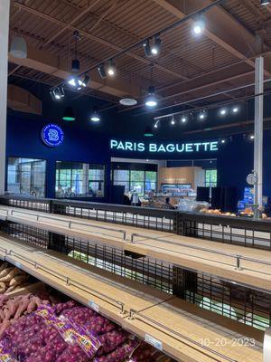 Paris Baguette - bakery inside the store