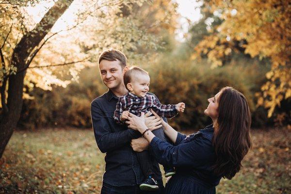 You can almost hear the giggles when you look at this gorgeous family picture.