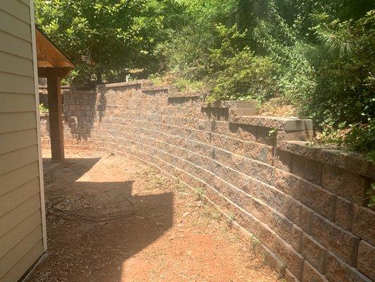 7 ft high retaining wall