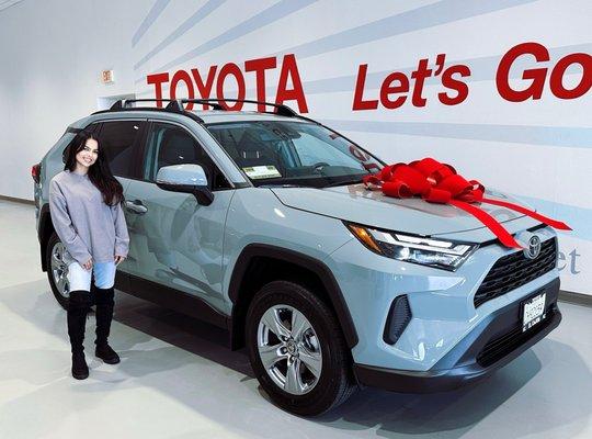 2022 XLE rav 4 in Lunar rock