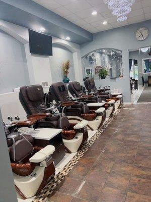 Recently renovated! Walk-ins & appointment welcome.