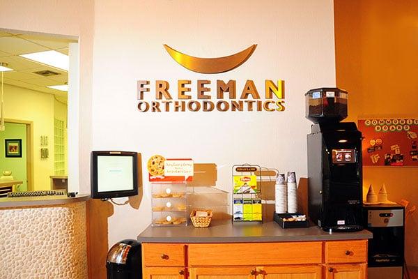 Freeman Café in Plantation featuring coffee and cookies.