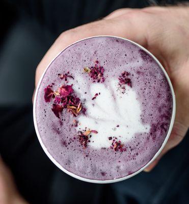 Cherry Blossom Latte // @NOMTASTICFOODS