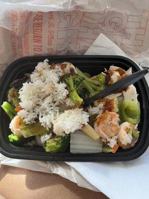 Sautéed chicken/shrimp/veggie and added steamed rice/sauce as desired.