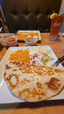 Hubby had Steak Burrito Fajitas and I had a shrimp quesadilla.