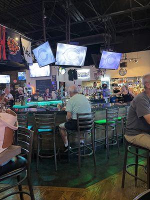 Bar space plenty of tv's around the place