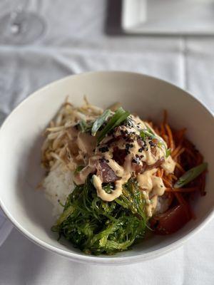 Tuna poke bowl